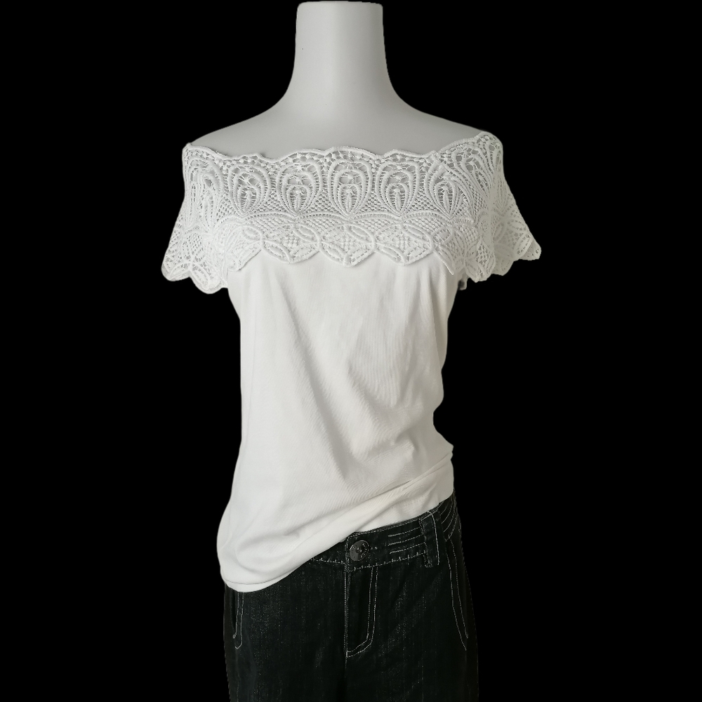 💧 white cotton off-the-shoulder top with wide lace